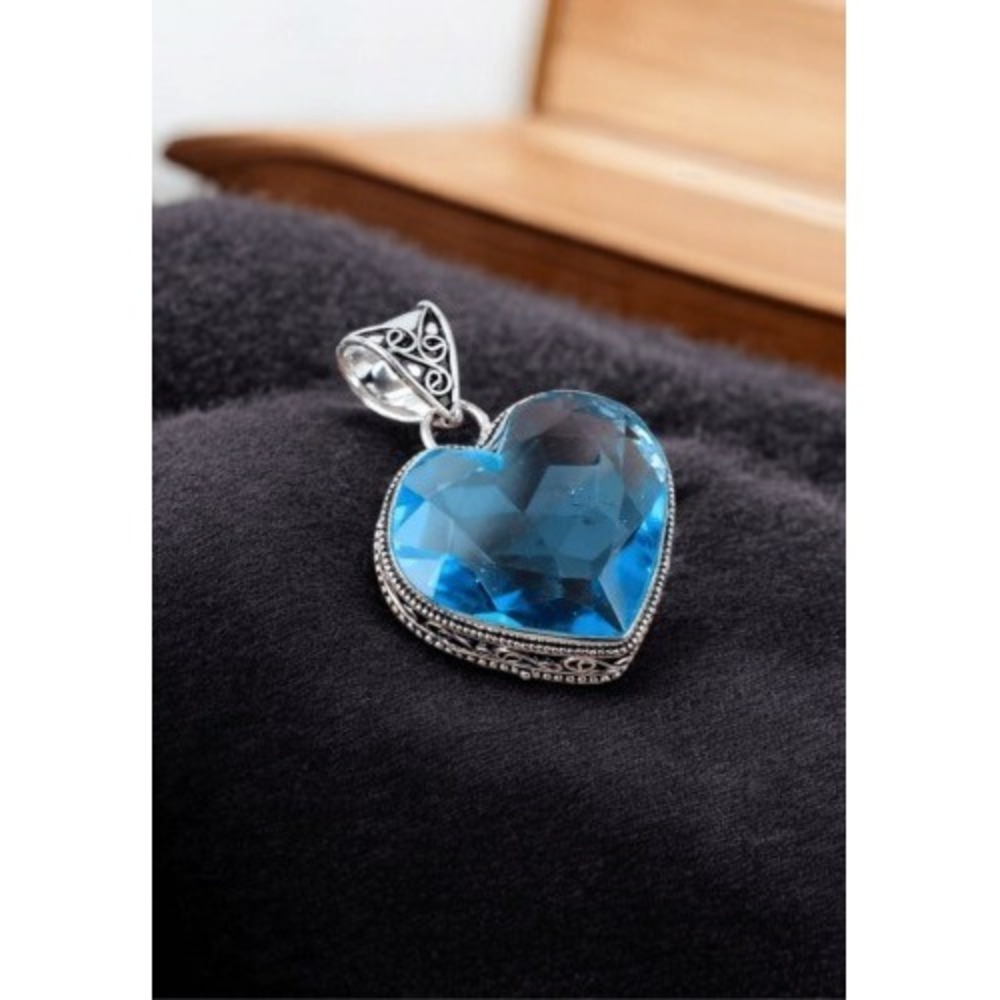 NWOT Handmade Heart Silver Pendant Blue Topaz Geometric Design Gemstone 1.7"